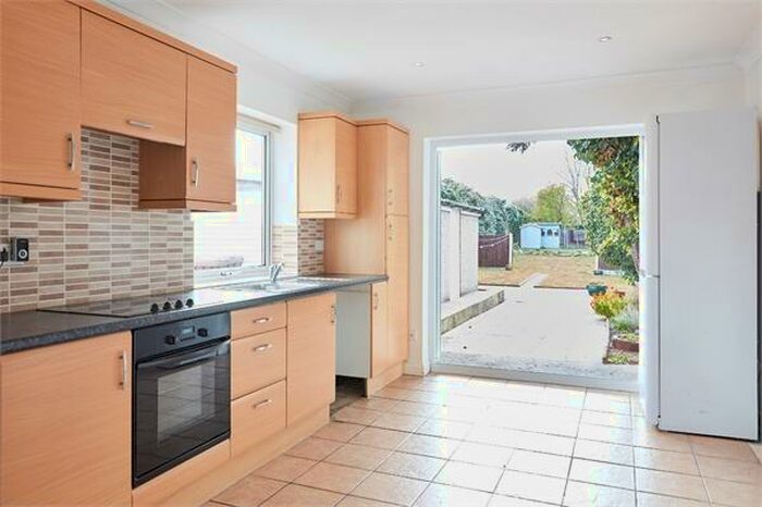 3 Bedroom Semi-Detached House To Rent In Radford Bridge Road, Wollaton, Nottingham, NG8