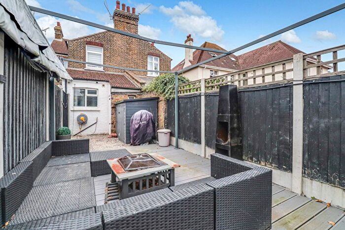 1 Bedroom Flat For Sale In High Street, Shoeburyness, SS3