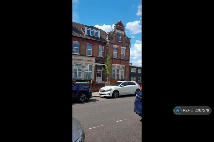 1 Bedroom Flat To Rent In Rokesly Avenue, London, N8