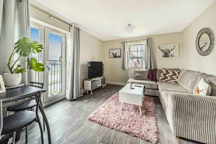 2 Bedroom Apartment To Rent In Kingsbrook, Aylesbury, HP22
