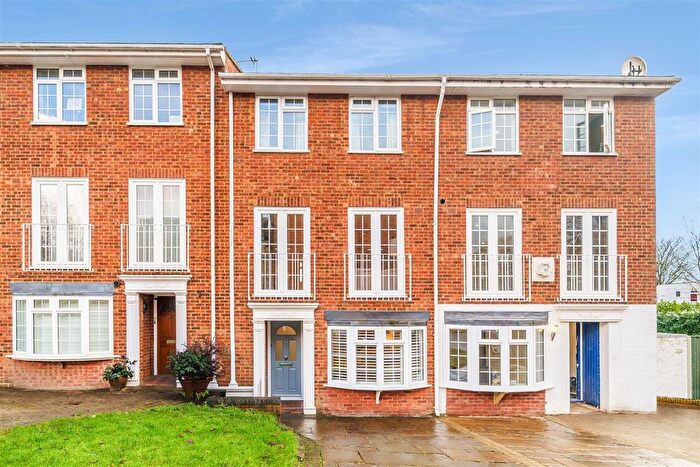 3 Bedroom Terraced House For Sale In Cumberland Close, Wimbledon, SW20