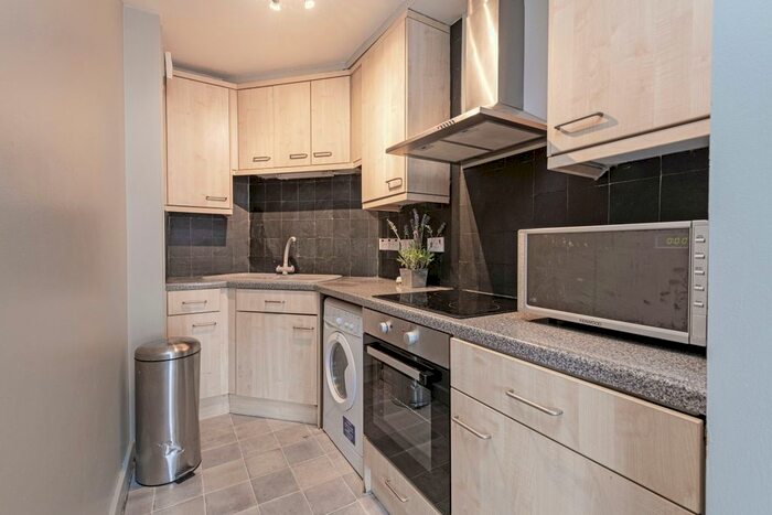 Studio To Rent In Battersea Church Road, Battersea, SW11