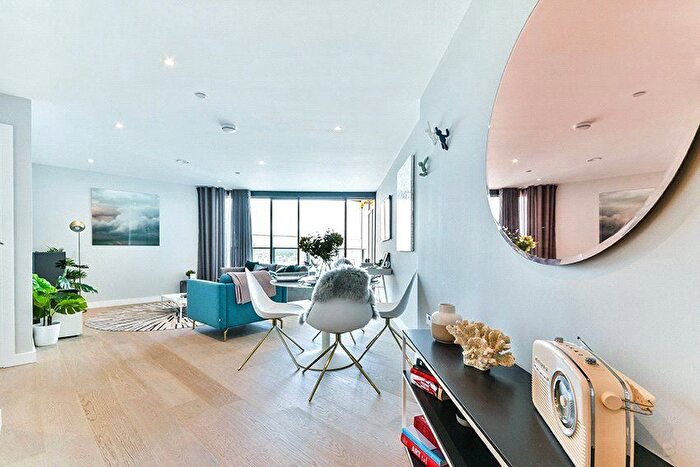 1 Bedroom Flat To Rent In Churchyard Row, SE11