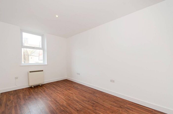 2 Bedroom Flat To Rent In Bridge Street, Pinner, HA5