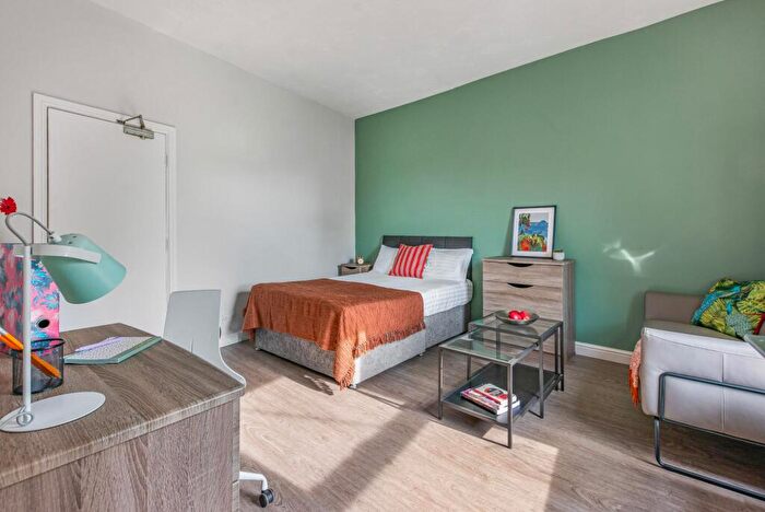 1 Bedroom Flat To Rent In Moor View, Leeds, LS6