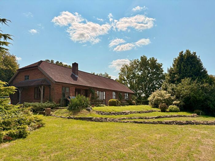 4 Bedroom Detached Bungalow For Sale In Main Road, Twyford, SO21