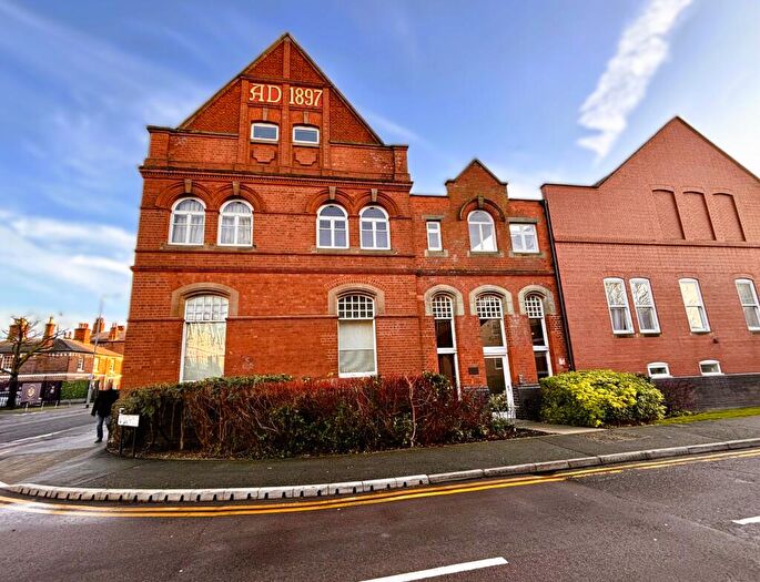 2 Bedroom Duplex To Rent In Grants Yard, Burton-On-Trent, DE14