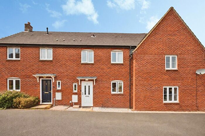 3 Bedroom Terraced House For Sale In Biddlesden Road, Yeovil, BA21