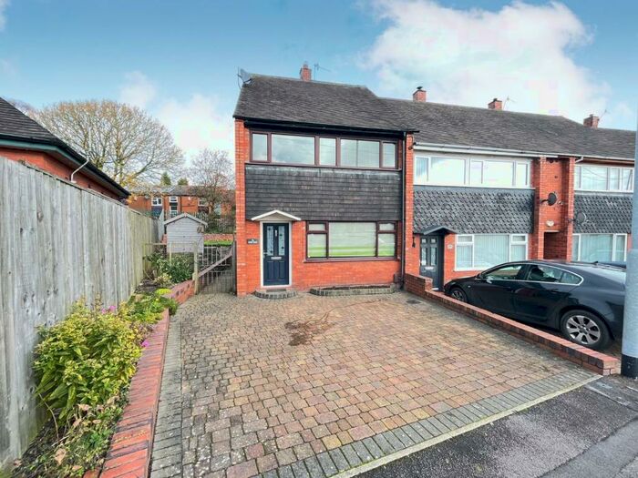 2 Bedroom End Of Terrace House To Rent In Honeywall, Stoke-on-Trent, Staffordshire, ST4