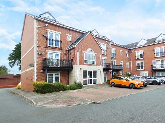 2 Bedroom Flat To Rent In Birkdale Court, Huyton, Liverpool, L36