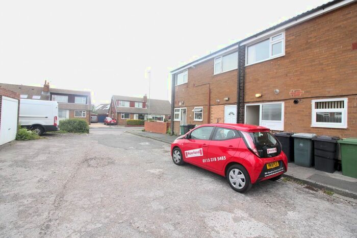 2 Bedroom Maisonette To Rent In Whinmoor Crescent, Leeds, West Yorkshire, LS14