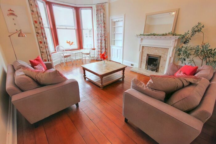 2 Bedroom Flat To Rent In Darnell Road, Trinity, Edinburgh, EH5