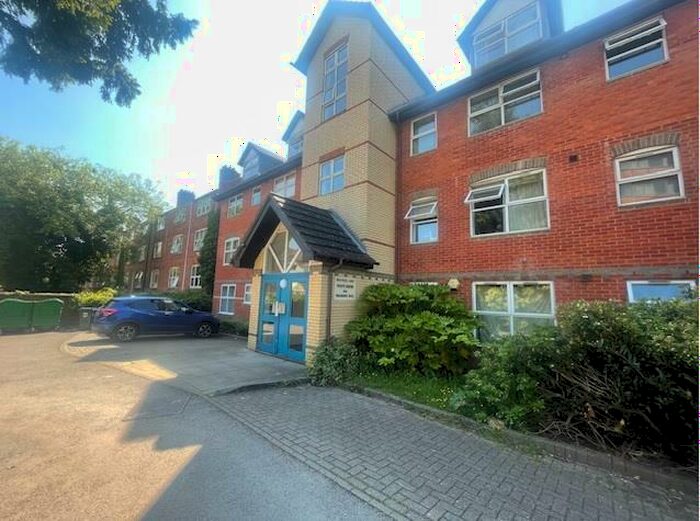 2 Bedroom Apartment To Rent In Muirfield Close, Reading, RG1