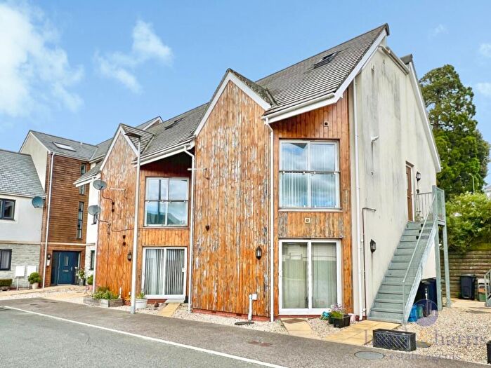 2 Bedroom Maisonette For Sale In Mitchell Gardens, Axminster, EX13