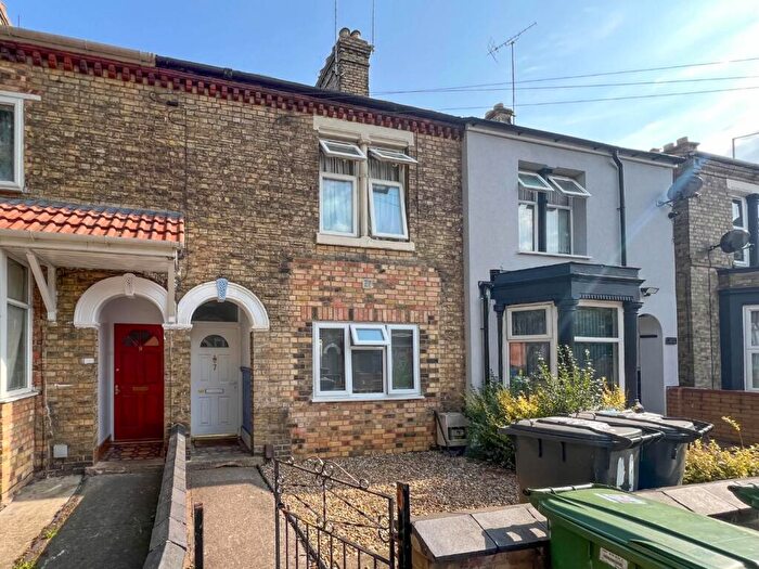 6 Bedroom Terraced House For Sale In Manor House Street, Peterborough, PE1