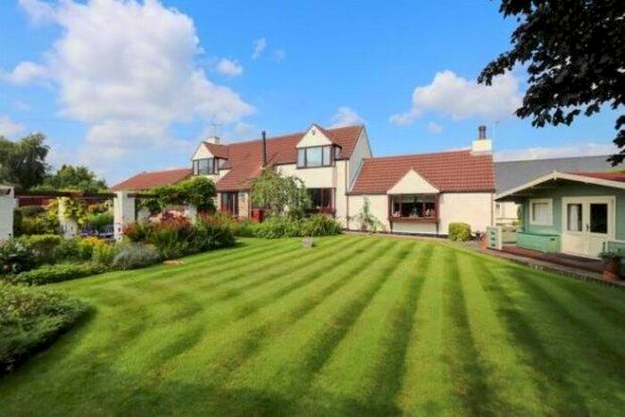 4 Bedroom Detached House To Rent In Chesterfield Road, Chesterfield, S45