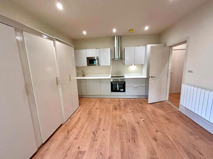 1 Bedroom Apartment To Rent In Whalley Road, Whalley Range, M16