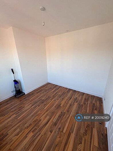 4 Bedroom Terraced House To Rent In Spey Road, Glasgow, G61