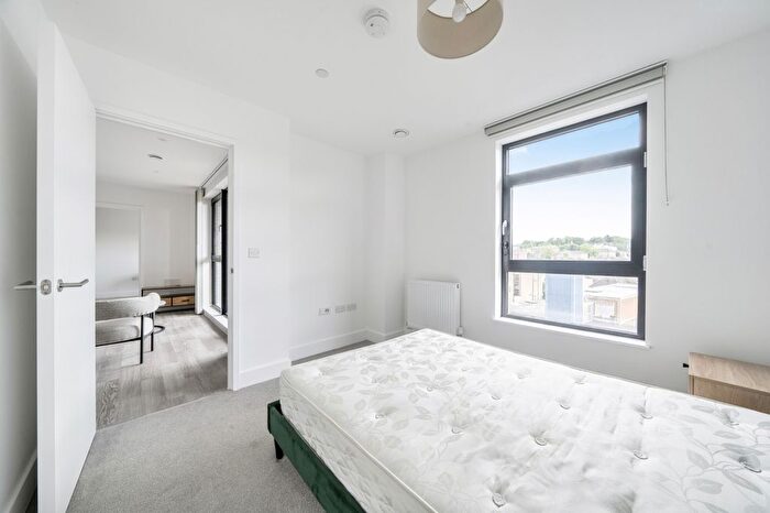 2 Bedroom Flat To Rent In Medway Street, Chatham, ME4