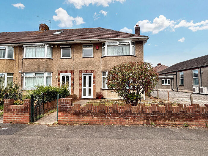 3 Bedroom End Of Terrace House For Sale In Meadowsweet Avenue, Bristol, , Gb, BS34