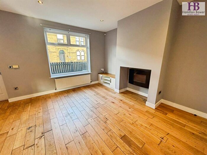 2 Bedroom End Of Terrace House To Rent In Albert Road, Queensbury, Bradford, BD13