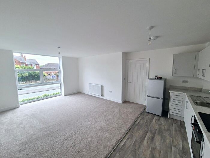 2 Bedroom Flat To Rent In Wakefield, WF1