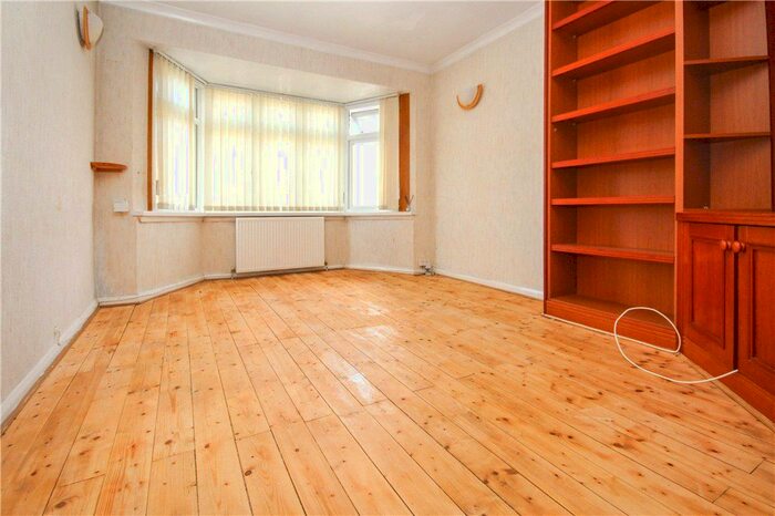 2 Bedroom Maisonette To Rent In Amesbury Road, Feltham, TW13