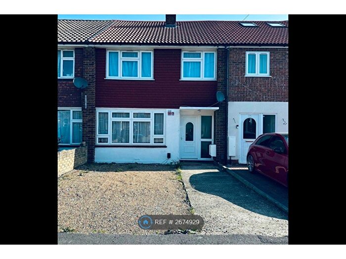 4 Bedroom Terraced House To Rent In Avondale Crescent, Enfield, EN3