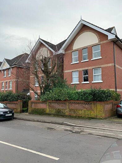 2 Bedroom Apartment To Rent In Westridge Road, SO17