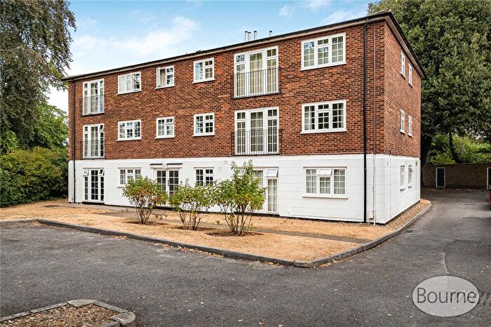 1 Bedroom Flat For Sale In Lower Edgeborough Road, Guildford, Surrey, GU1