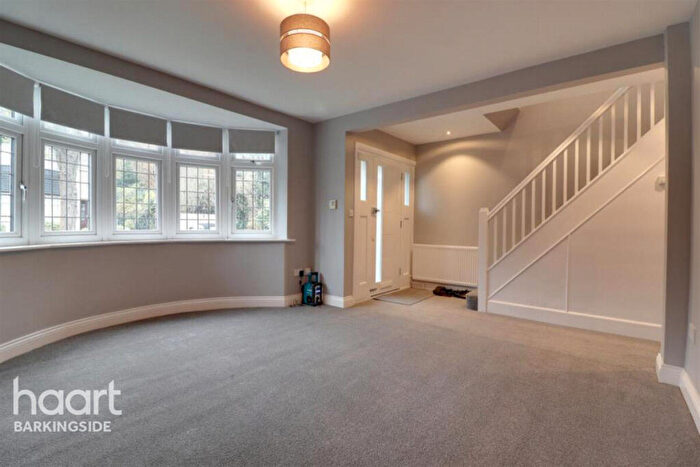 3 Bedroom End Of Terrace House To Rent In Penrith Road, Ilford, IG6