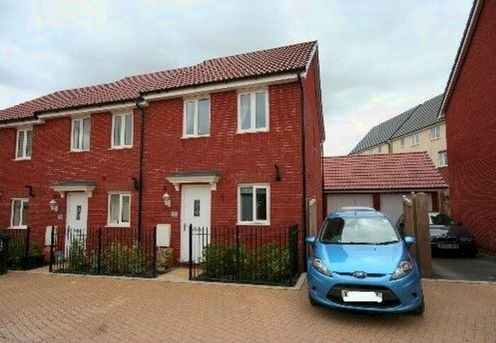2 Bedroom Property To Rent In Angelica Drive, Bridgwater, TA5