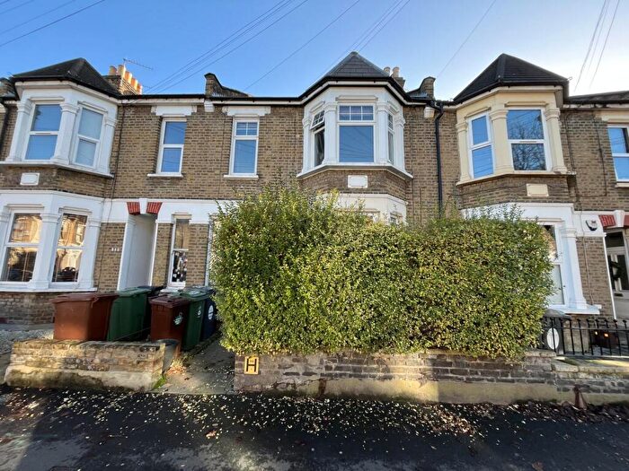 2 Bedroom Flat To Rent In Murchison Road, Leyton, London, E10
