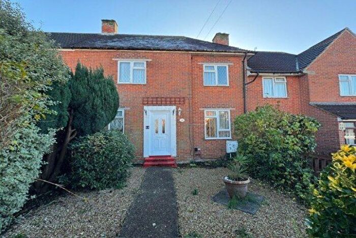 3 Bedroom Property To Rent In Hollyoak Road, Southampton, SO16