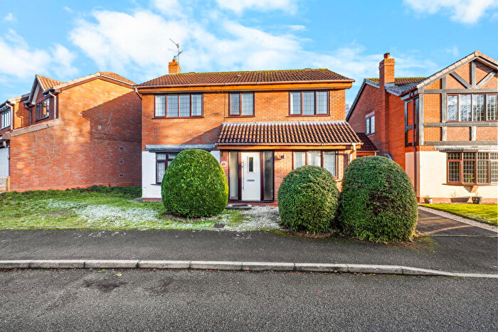 4 Bedroom Detached House For Sale In Beechcroft Drive, Bromsgrove, B61