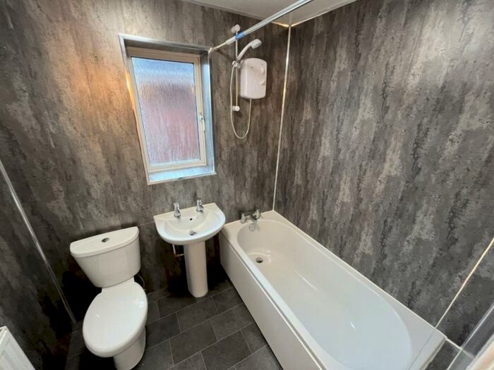 2 Bedroom Bungalow To Rent In Hickleton Court, Thurnscoe, S63