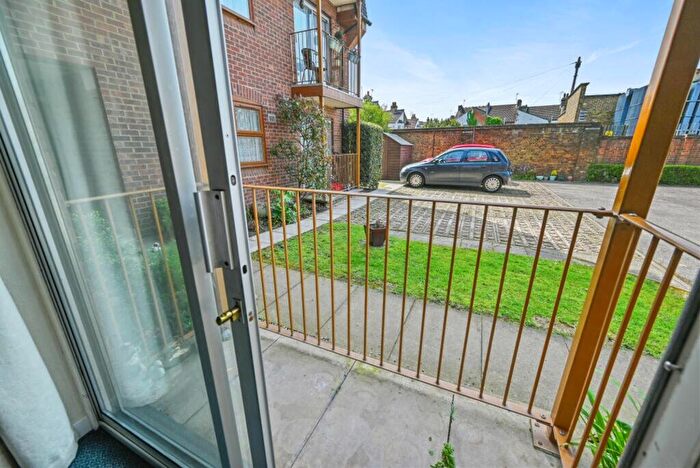 1 Bedroom Flat For Sale In Chalkwell Park Drive, Portchester Court Chalkwell Park Drive, SS9