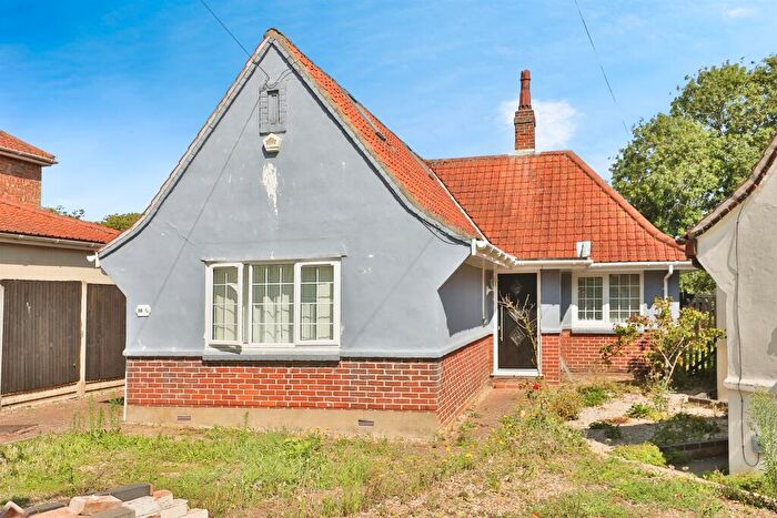 3 Bedroom Detached House For Sale In Glenmore Gardens, Norwich, NR3