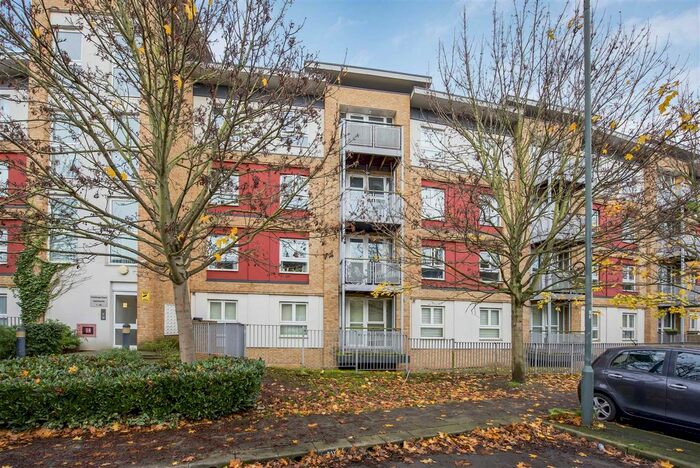 1 Bedroom Flat To Rent In Langhorn Drive, Twickenham, TW2