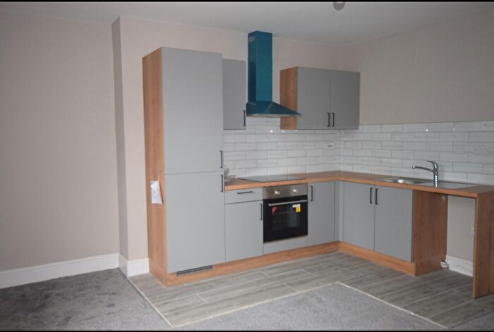 1 Bedroom Flat To Rent In North Park Road, Bradford, BD9