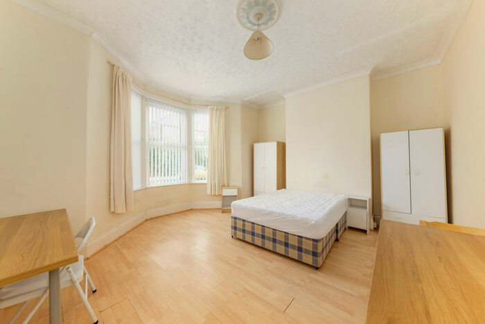 2 Bedroom Apartment To Rent In Shortridge Terrace, Jesmond, Newcastle Upon Tyne, NE2
