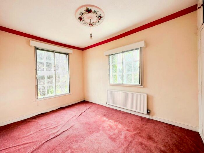 Property For Sale In Newton Rd Block Of Apartments & Bungalow, Great