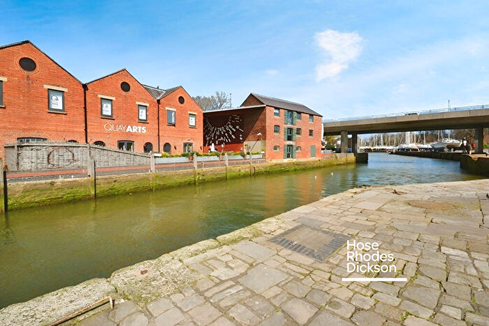 2 Bedroom Terraced House To Rent In Sea Street, Newport, PO30