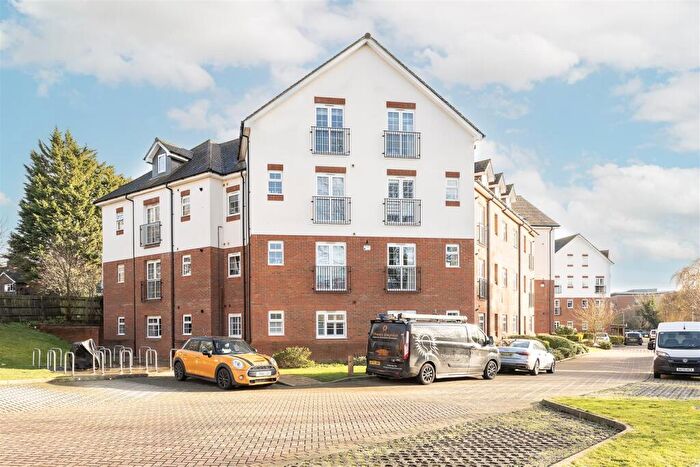 2 Bedroom Flat For Sale In Millstone Way, Harpenden, AL5