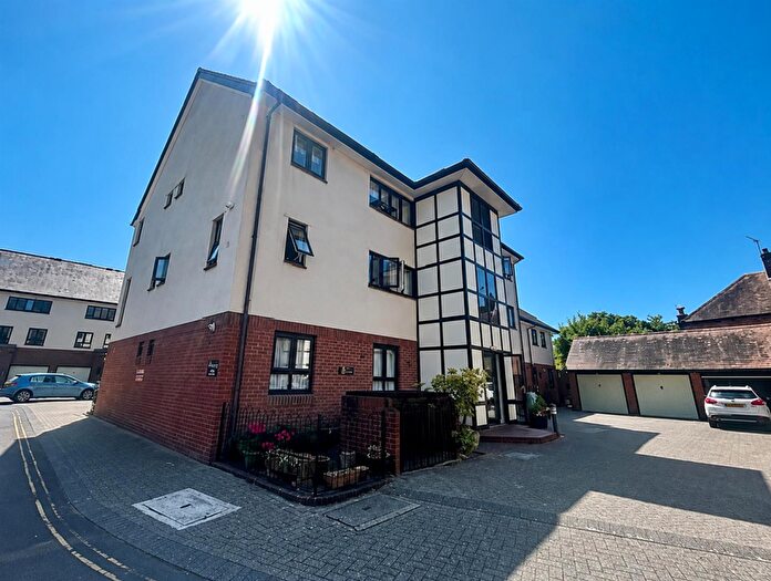 2 Bedroom Apartment For Sale In Grammar School Lane, Wimborne, BH21