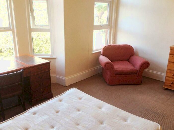 6 Bedroom Semi-Detached House To Rent In Swinbourne Grove, Manchester, Greater Manchester, M20