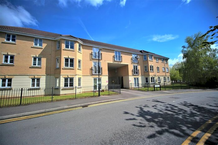 2 Bedroom Flat To Rent In Scholars Walk, Langley, Slough, SL3