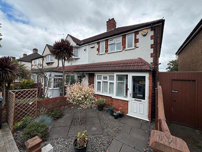 2 Bedroom Terraced House For Sale In Hampton Road West, Hanworth, Feltham, TW13