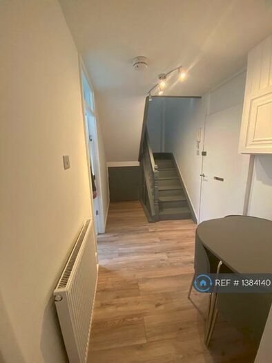 4 Bedroom Flat To Rent In Denton, London, NW1