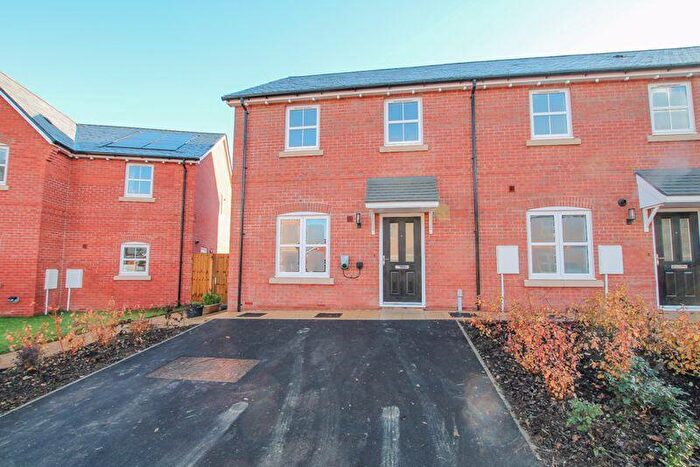 3 Bedroom End Of Terrace House To Rent In Ridge Walk, Curbridge, SO30